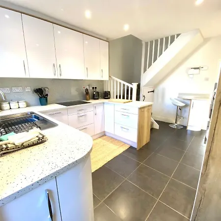 Derwent Street Retreat *
